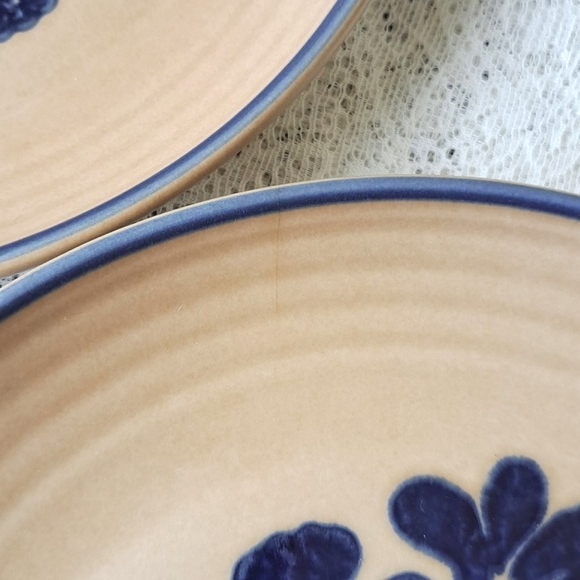 2 Vintage Pfaltzgraff Folk Art Dinner Plates 10" Castle Backstamp Farmhouse - Picture 9 of 14